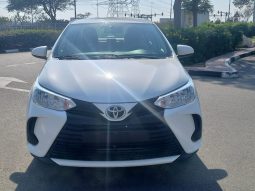 Toyota Yaris MID full